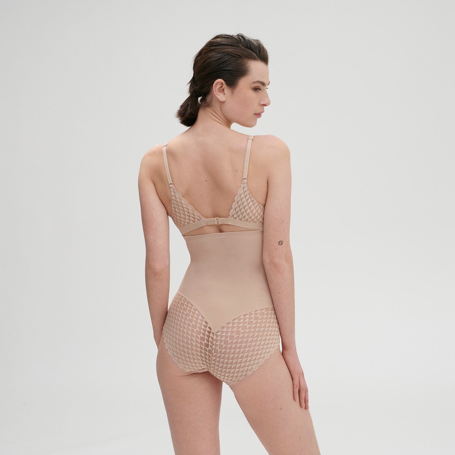 Simone Perle Subtile High Waisted Shapewear Brief 19Y774 - Black/Peau Rose