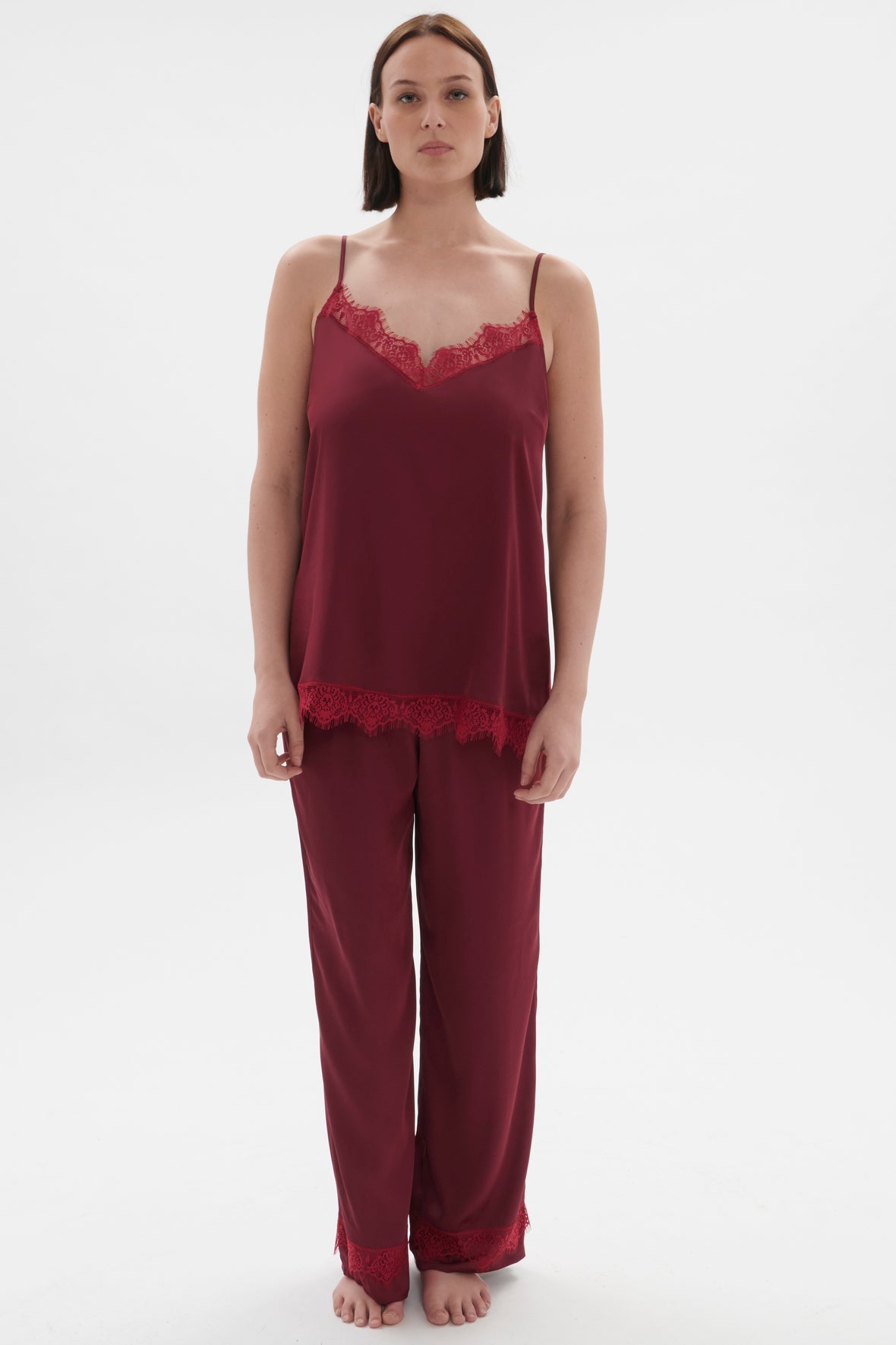 SIMONE PERELE SATIN SECRETS LOUNGEWEAR 23H660- SPINEL RED