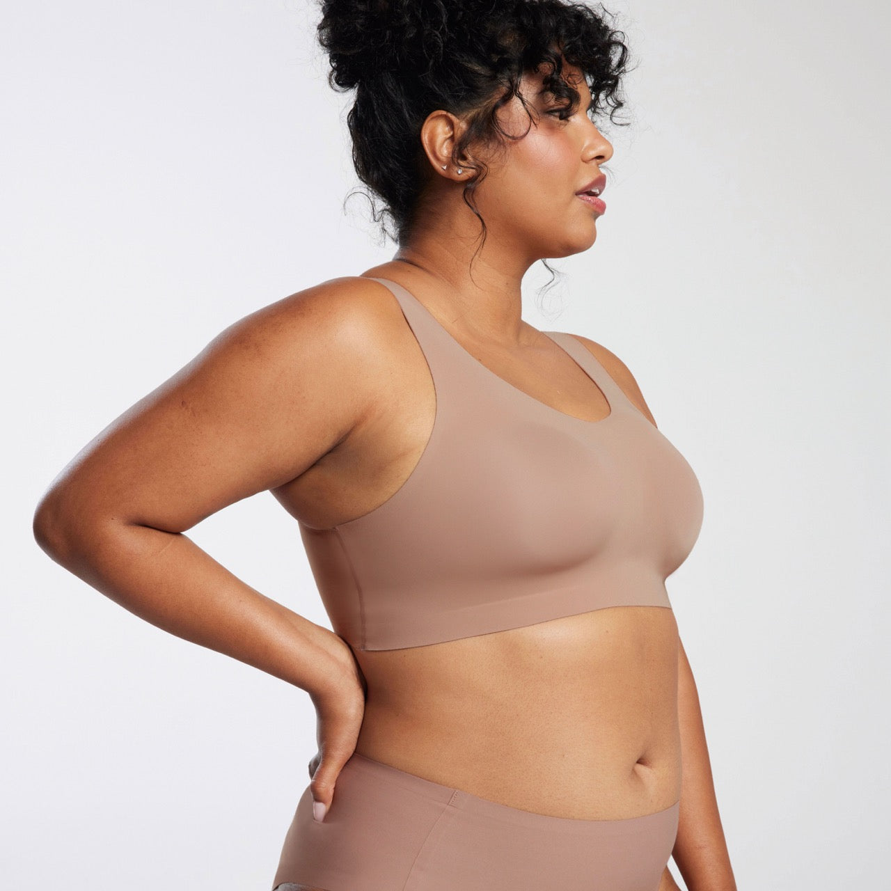 Evelyn and bobbie- defy bra