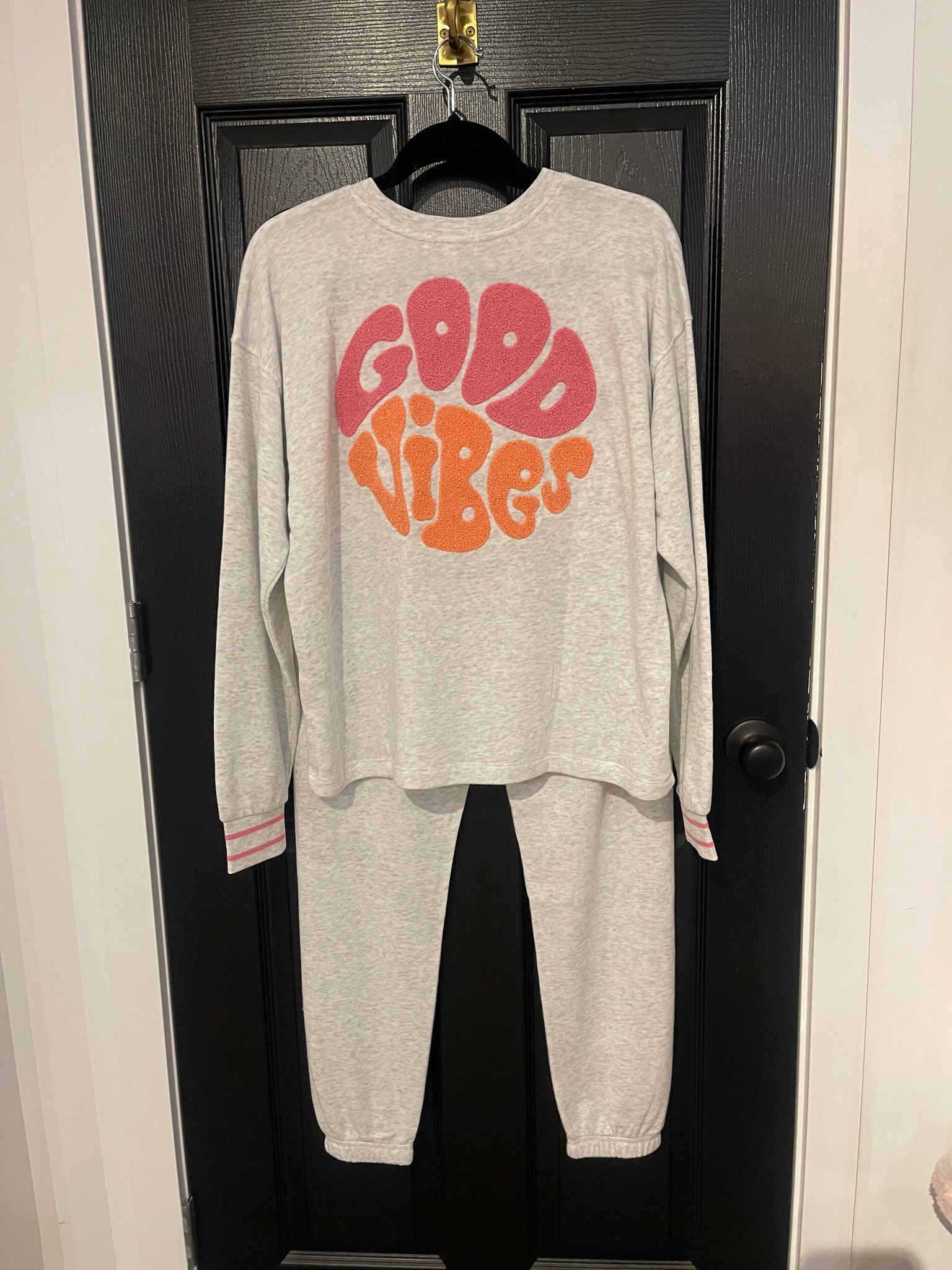 PJ SALVAGE- STAY GROOVY LONG SLEEVE TOP-RNSGLS2-CLOUD