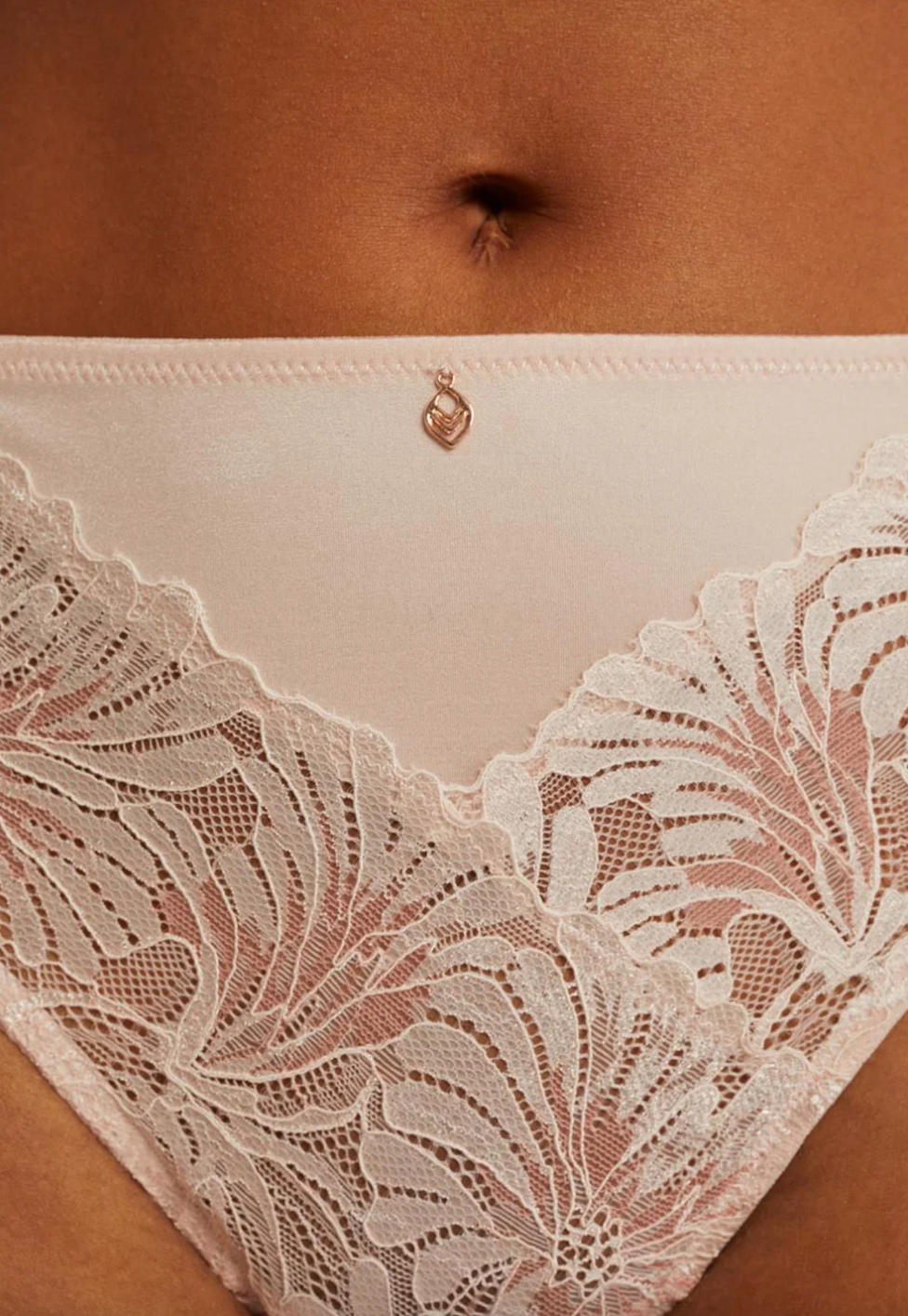 Montelle Anniversary Thong - 9575